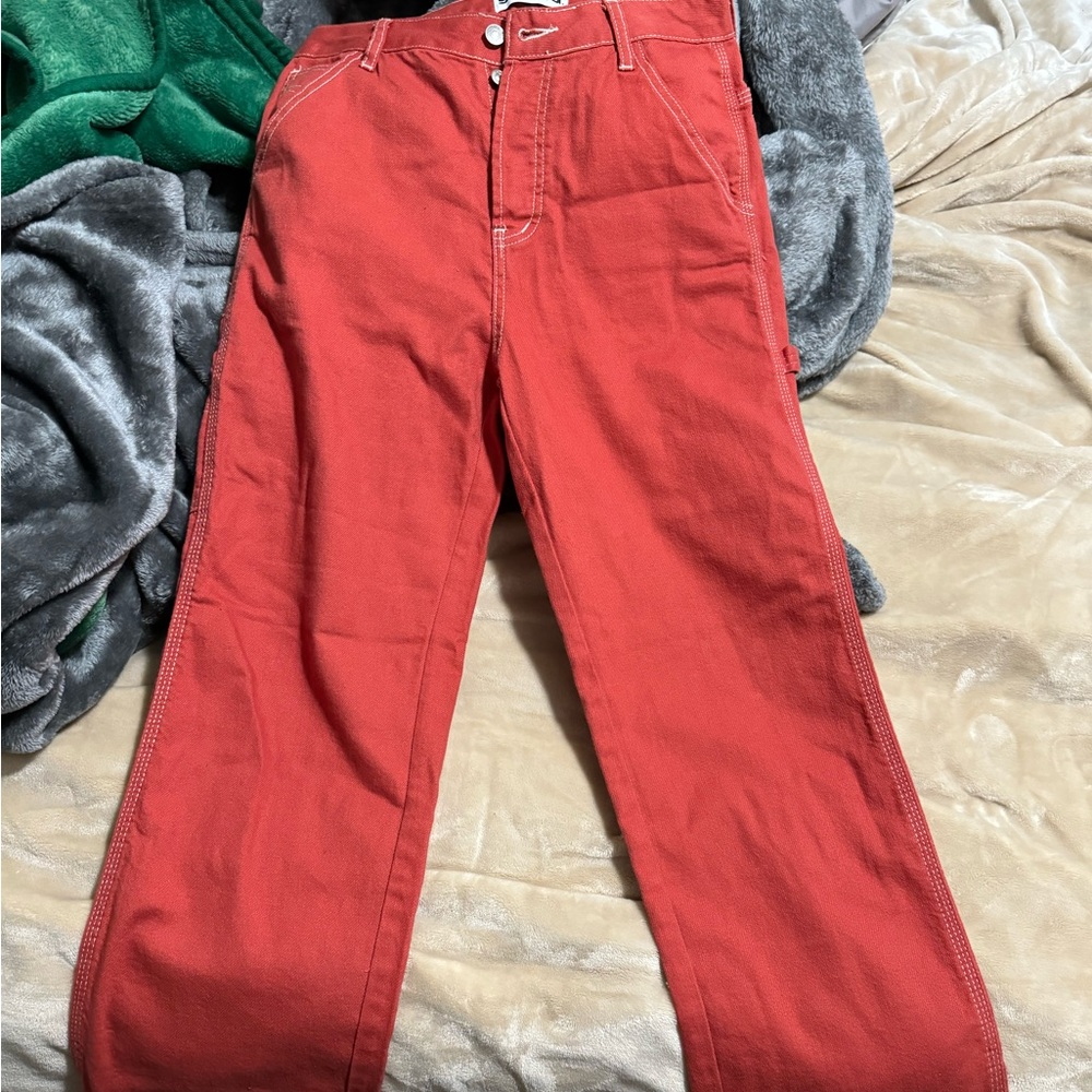 Size 5 women’s cargo style jeans.